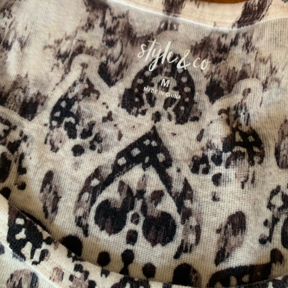 Style & Co top. Size M - Picture 2 of 3